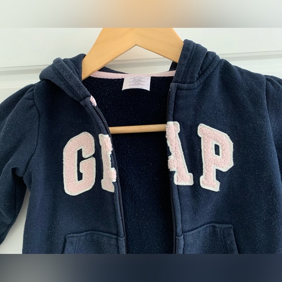 Gap Sweatshirt - Size 3T - Picture 3 of 4